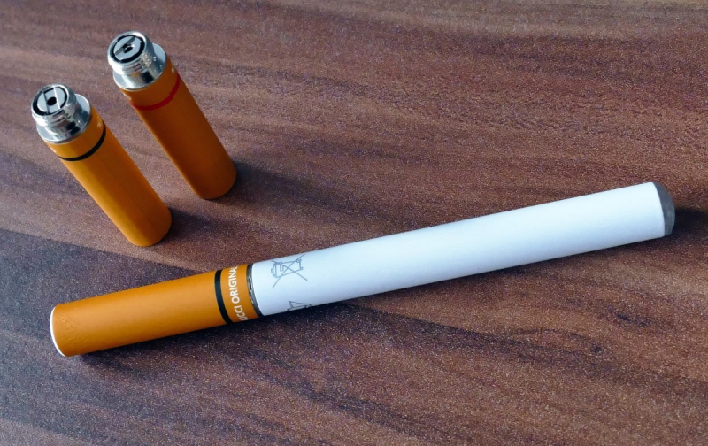 e-cigarette-ST JEANNET-min_electronic_cigarette_e_cigarette_nicotine_vapor_vaporizer_smoke_tobacco-663282